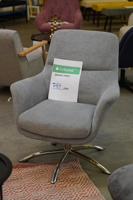 Skandinavisk design lænestol hos Refurnd møbelsalg Them