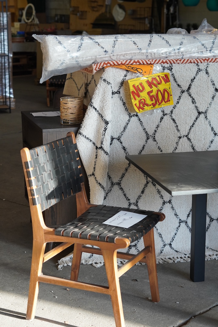 Udvalgte møbler med prisskilt hos Refurnd møbler i Silkeborg